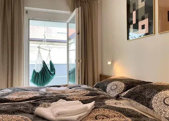 Reload By Bestchoice - Parking - Self Check-in Štýrský Hradec